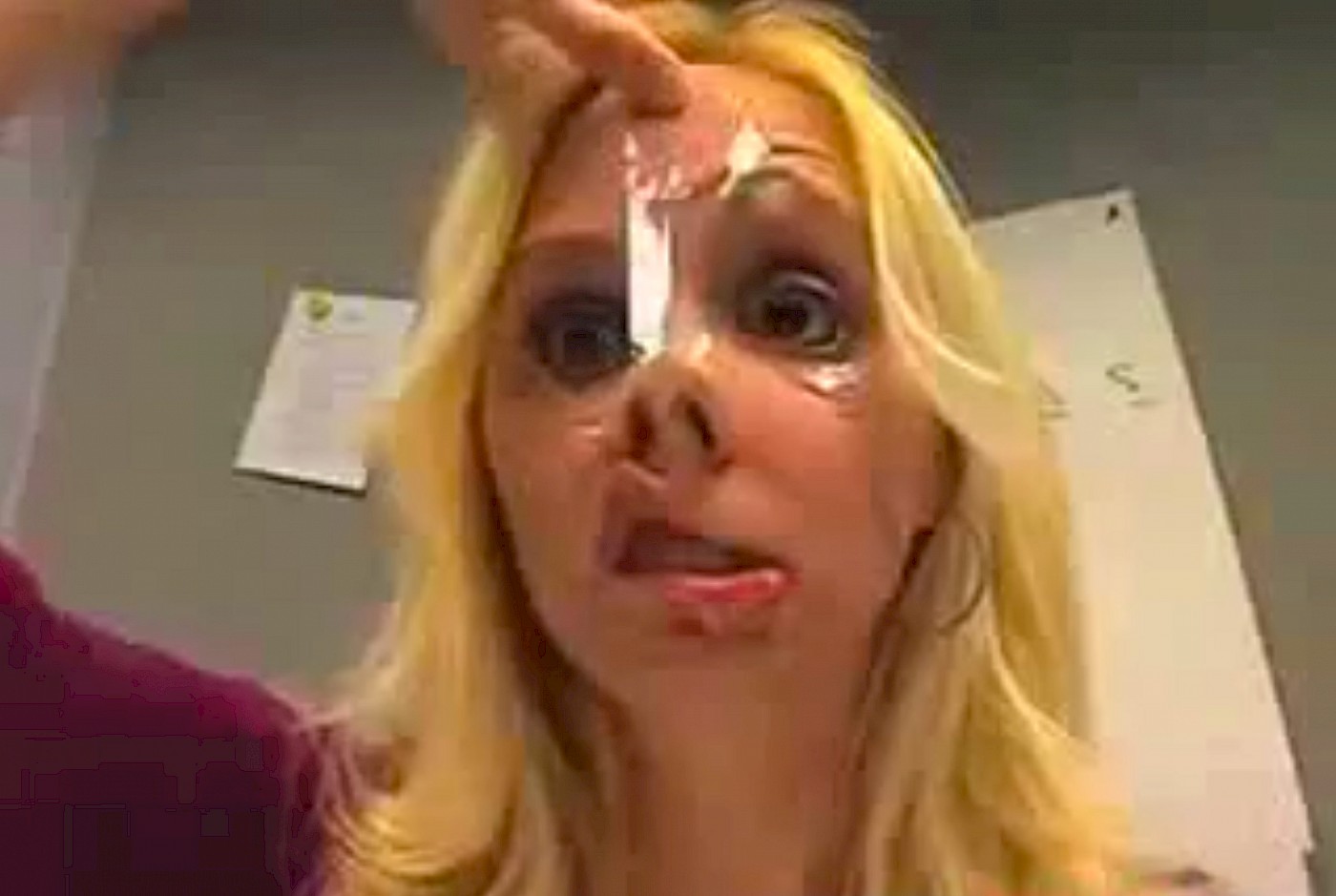 [Pretty Blond Girl Is Bored At Work](https://youtu.be/5qBTtvgRpBI)